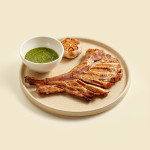 steak-tomahawk-de-porc-cu-sos-ajvar-din-ardei-copti