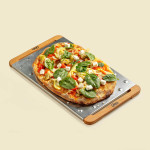 pinsa-cu-caponata-de-legume-si-feta